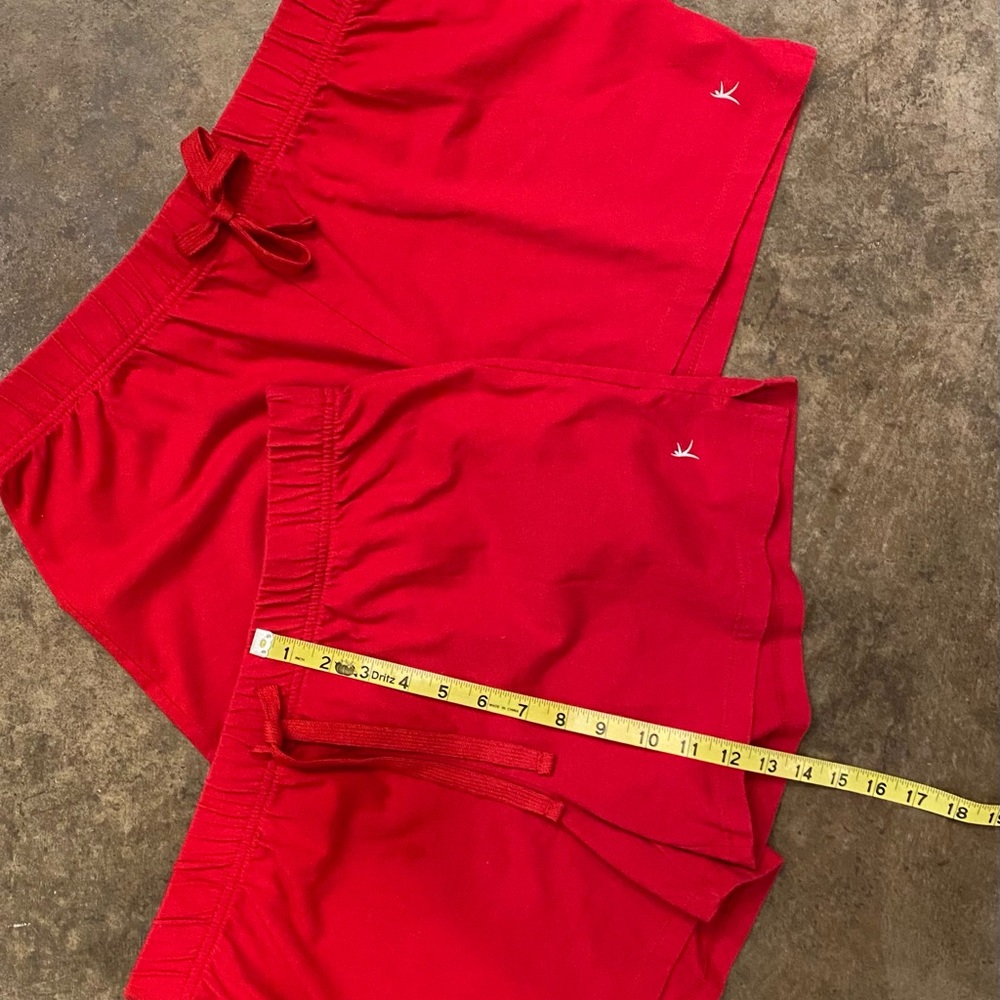 Two Red Shorts 🐸
